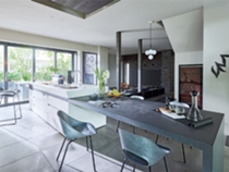 ダイニング　モノトーン